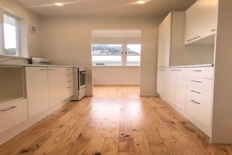 Photo of property in 132 Lancaster Road, Beach Haven, Auckland, 0626