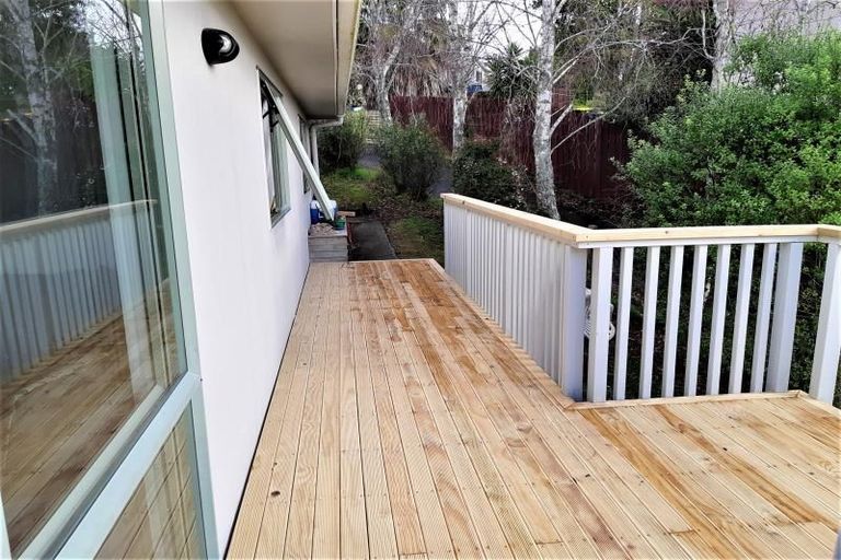 Photo of property in 2/37 Lysander Crescent, Beach Haven, Auckland, 0626