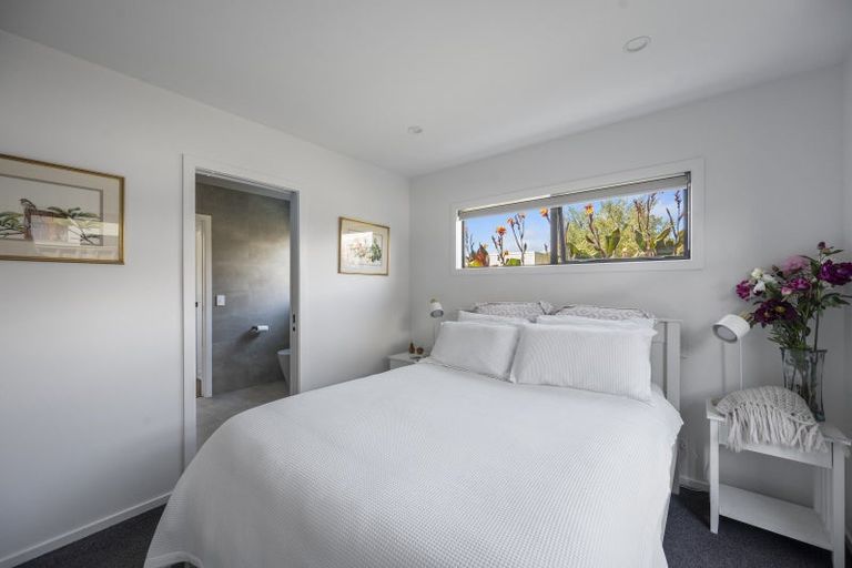 Photo of property in 49 Calder Way, Seaward Bush, 9871