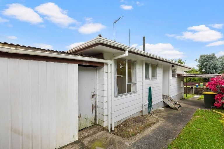 Photo of property in 1/39 Reynella Drive, Massey, Auckland, 0614