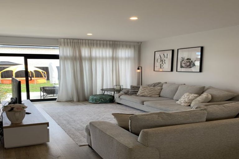 Photo of property in 9 Horomia Road, Karaka, Papakura, 2113