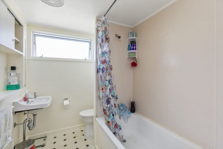 Photo of property in 17/4u Dr Taylor Terrace, Johnsonville, Wellington, 6037