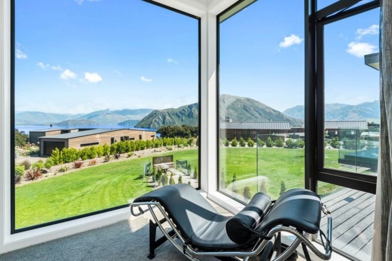 Photo of property in 25 Mount Gold Place, Wanaka, 9305