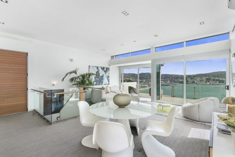 Photo of property in 1/22 The Crescent, Roseneath, Wellington, 6011