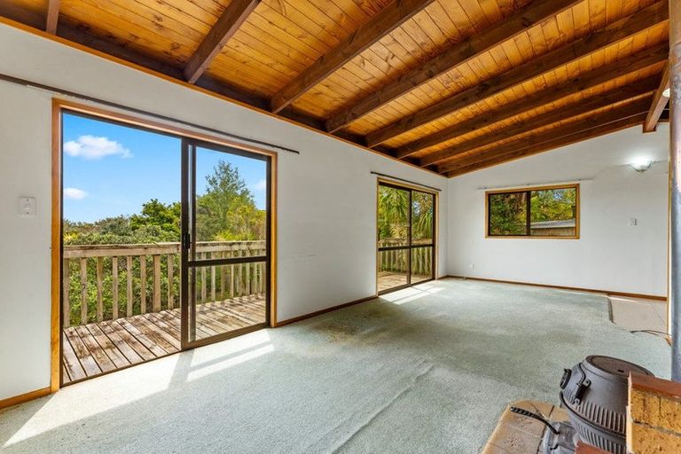 Photo of property in 10 Poplar Road, Stanmore Bay, Whangaparaoa, 0932