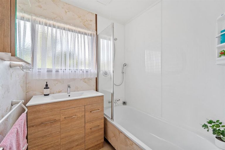 Photo of property in 47 Saddleback Rise, Murrays Bay, Auckland, 0630