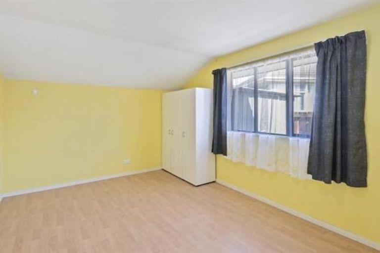 Photo of property in 1 Roche Avenue, Upper Riccarton, Christchurch, 8041