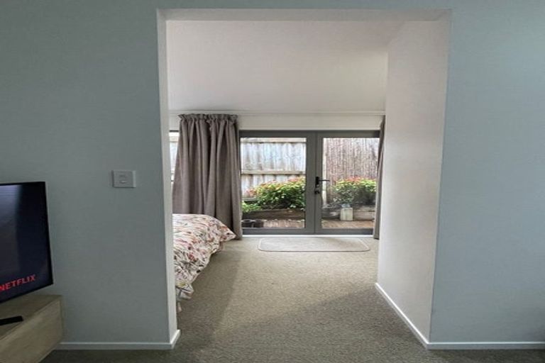 Photo of property in 65 Te Wharau Drive, Greenhithe, Auckland, 0632