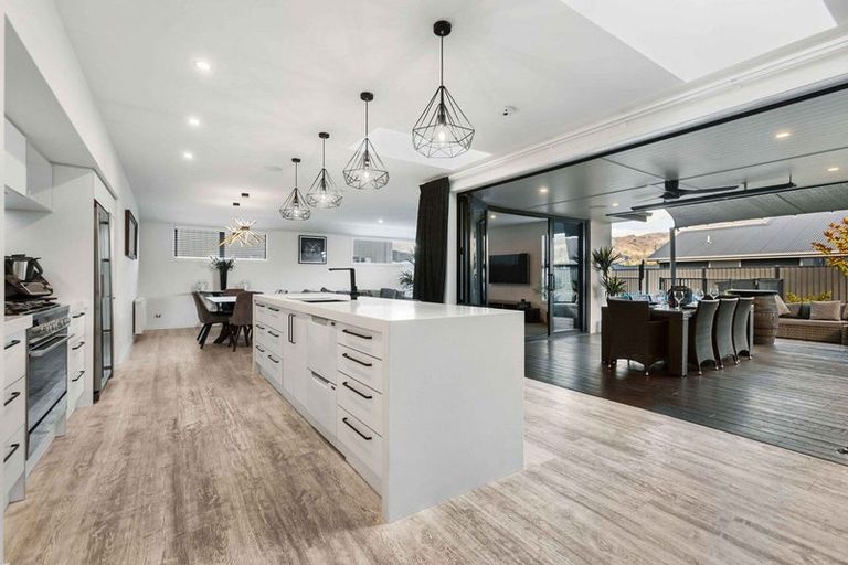 Photo of property in 6 Hortons Way, Cromwell, 9310