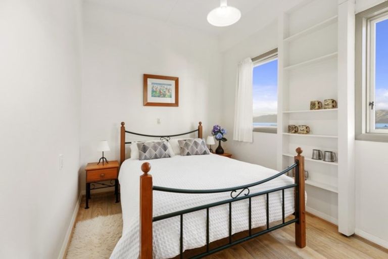 Photo of property in 8 Beere Haven Steps, Seatoun, Wellington, 6022