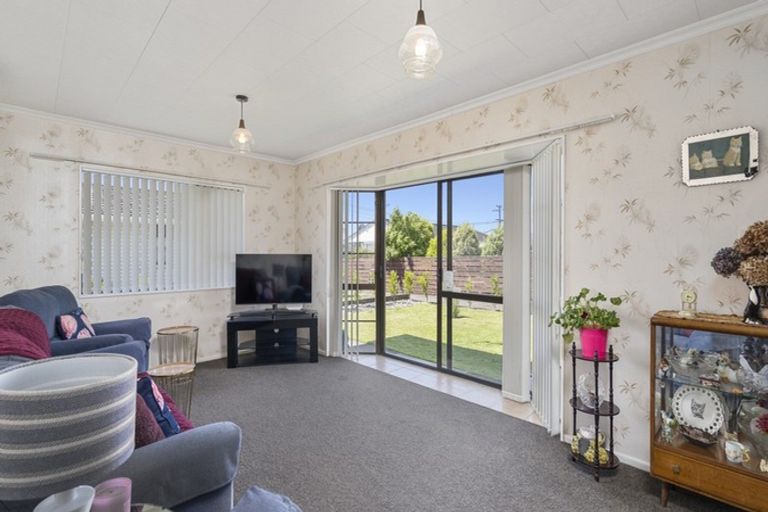 Photo of property in 3 Webster Street, Westown, New Plymouth, 4310