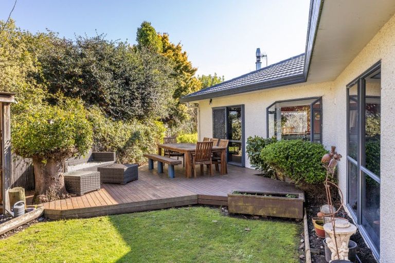 Photo of property in 17 Penlington Place, Havelock North, 4130