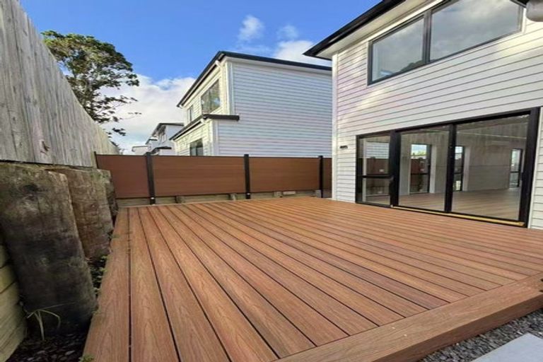 Photo of property in 5/8 Park Rise, Campbells Bay, Auckland, 0630