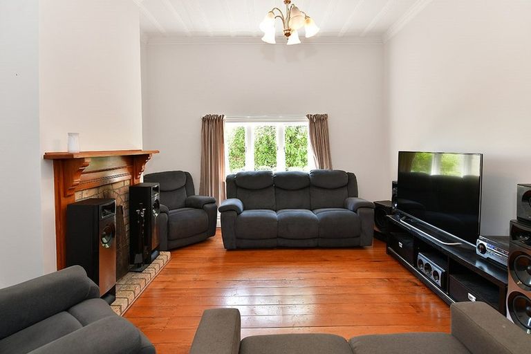 Photo of property in 31 Garfield Road, Helensville, 0800