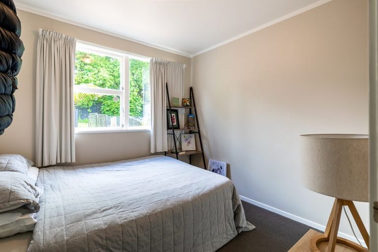 Photo of property in 21 South Lynn Road, Titirangi, Auckland, 0604