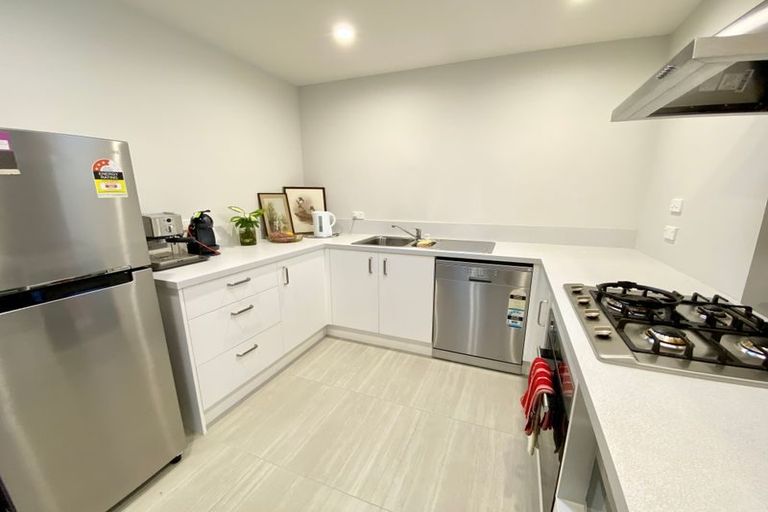 Photo of property in 32 Liberation Road, Papakura, 2110