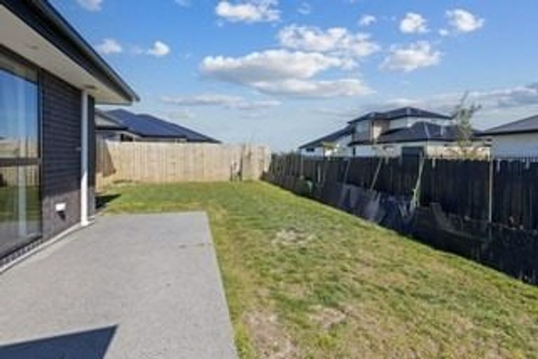 Photo of property in 32 Selfe Crescent, Burwood, Christchurch, 8083