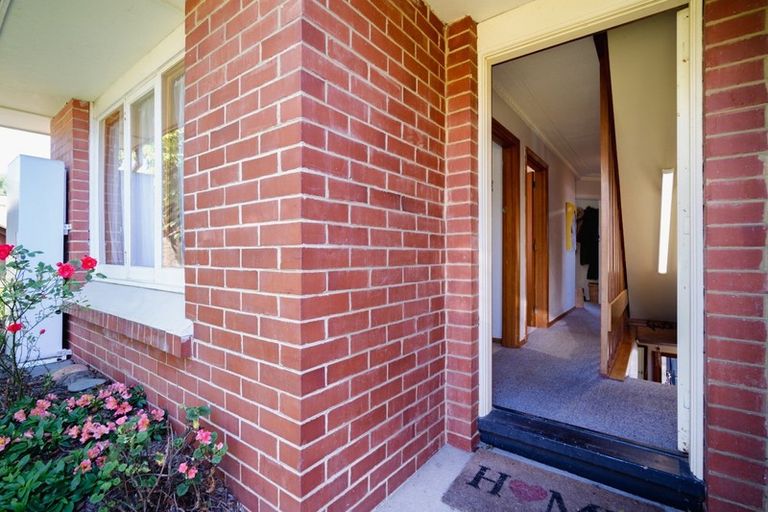 Photo of property in 9 Glen Road, Mornington, Dunedin, 9011