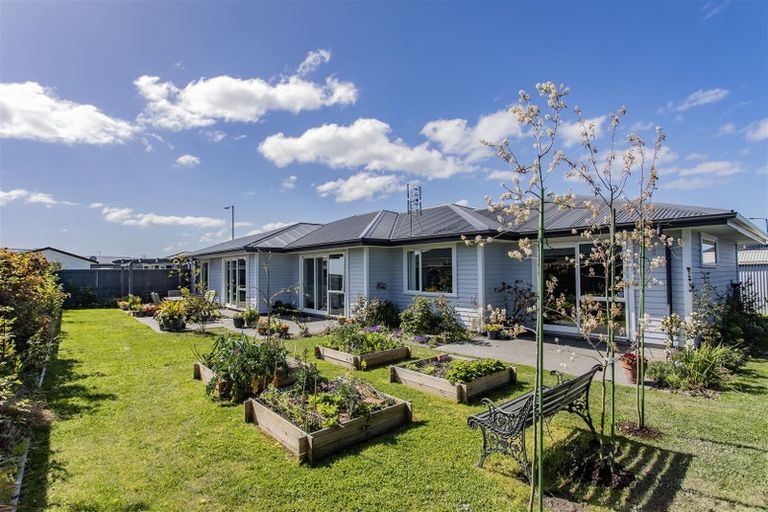 Photo of property in 42 Koura Drive, Rangiora, 7400