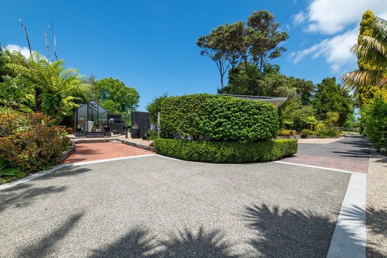 Photo of property in 14 Oscar Road, Greenhithe, Auckland, 0632