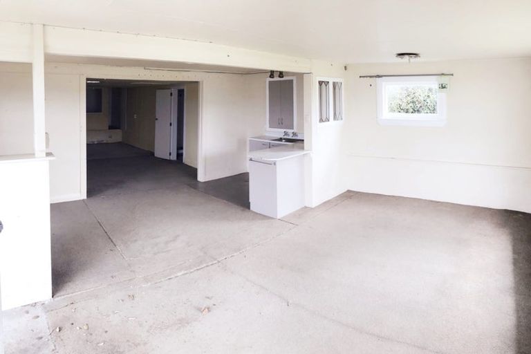 Photo of property in 86 Harrington Road, Henderson, Auckland, 0610