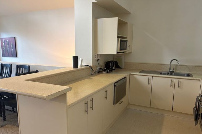 Photo of property in Terrace Heights Apartments, 2/163p The Terrace, Wellington Central, Wellington, 6011