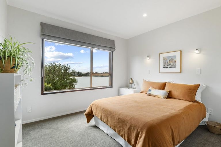 Photo of property in 2/63a Norwood Road, Bayswater, Auckland, 0622