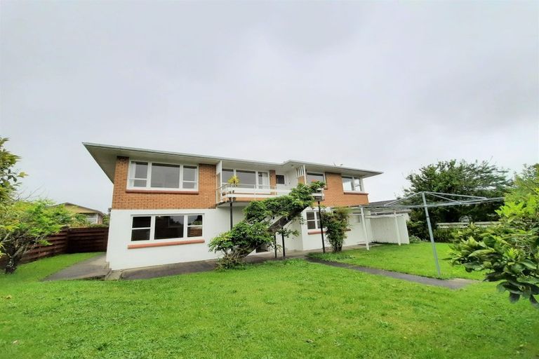 Photo of property in 27 The Crest, Sunnyhills, Auckland, 2010