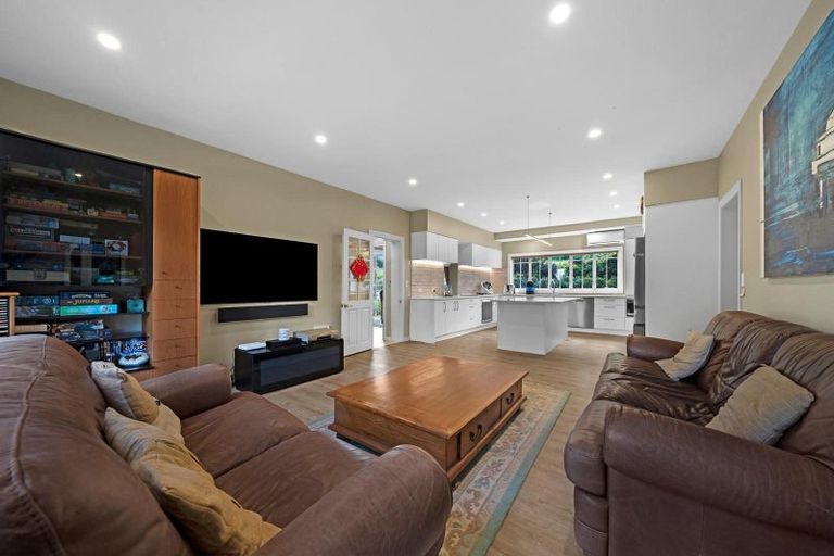 Photo of property in 15 Tiffany Close, Totara Park, Auckland, 2019