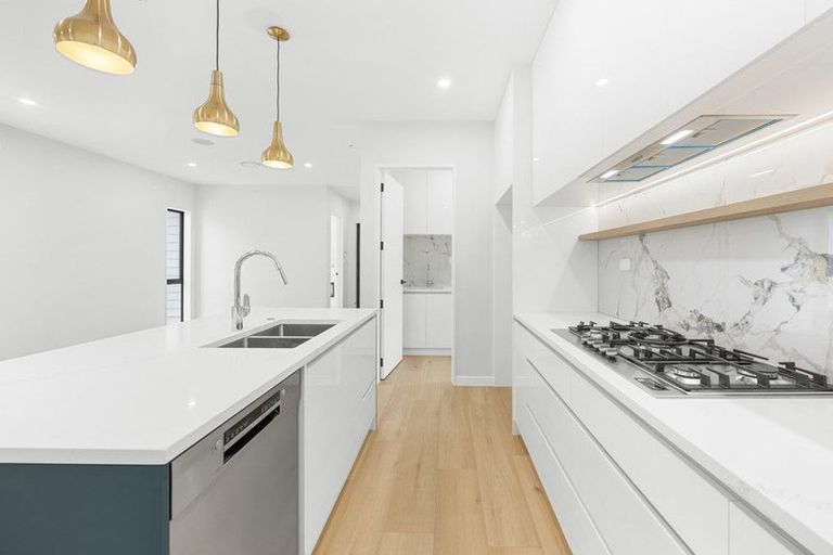 Photo of property in 12 Piko Road, Opaheke, 2113