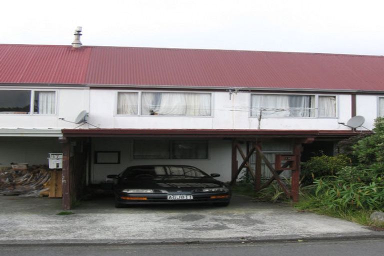 Photo of property in 18 Hollydale Grove, Churton Park, Wellington, 6037
