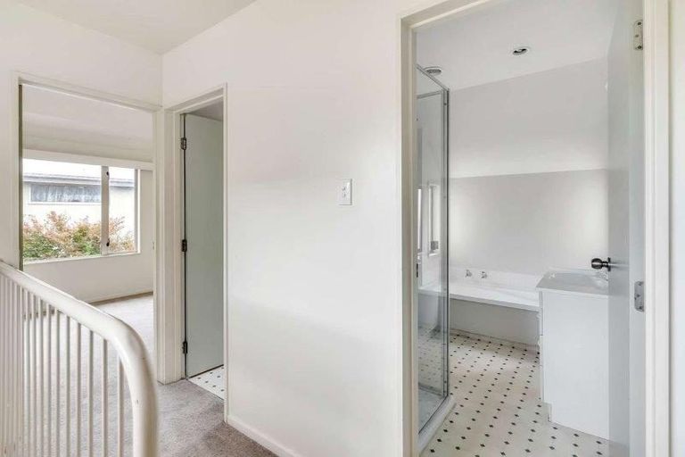 Photo of property in 4/17 Longley Place, Addington, Christchurch, 8024