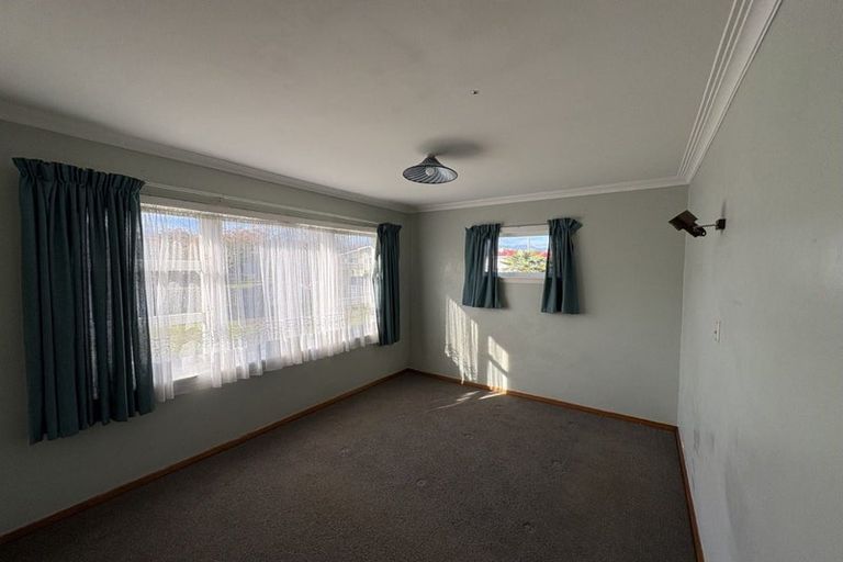 Photo of property in 21 Freyberg Street, Levin, 5510