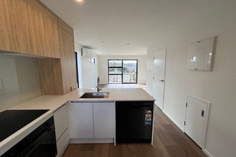 Photo of property in 84 Selo Street, Glen Eden, Auckland, 0602