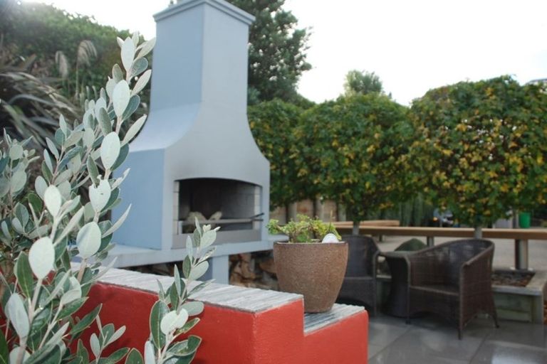 Photo of property in 14 Kendallvale Drive, Waiuku, 2123