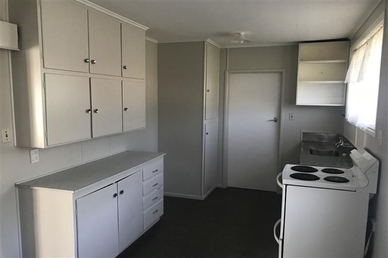 Photo of property in 15 Geoffrey Place, Mangere East, Auckland, 2024