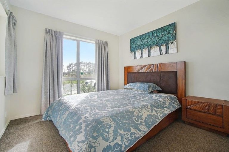Photo of property in 15 Divide Loop, Takanini, 2112