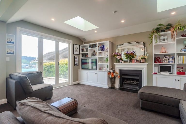 Photo of property in 60 The Crescent, Roseneath, Wellington, 6011