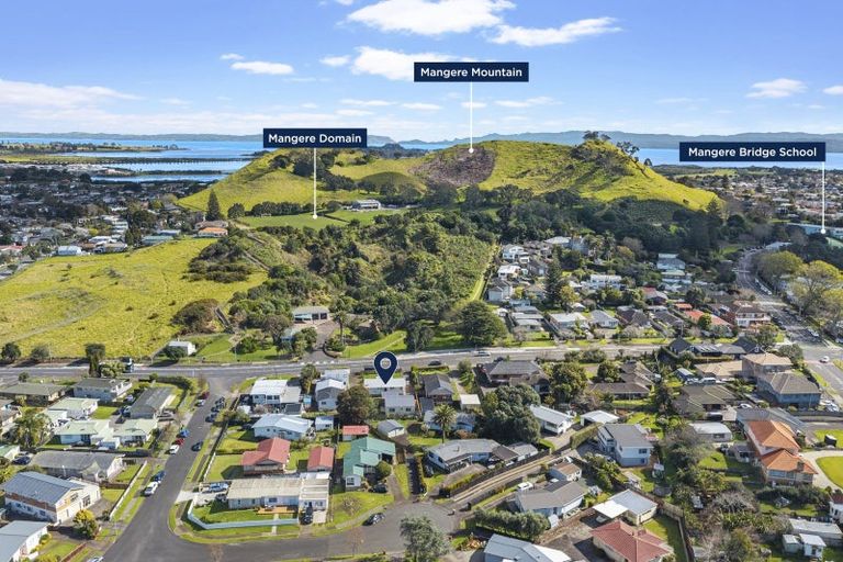 Photo of property in 91 Coronation Road, Mangere Bridge, Auckland, 2022