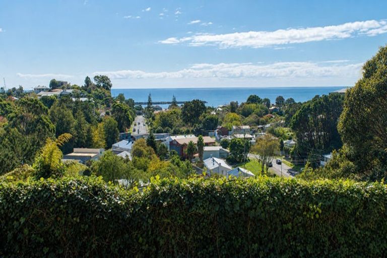 Photo of property in 44 Discovery Place, Marfell, New Plymouth, 4310
