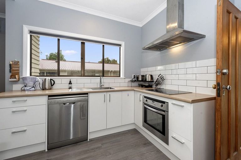 Photo of property in 6 Marire Avenue, Frankton, Hamilton, 3204