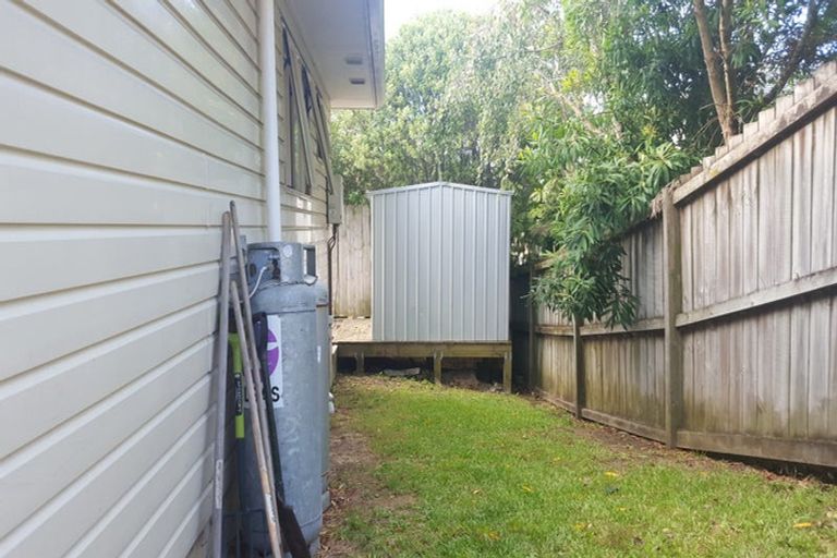 Photo of property in 78 Sunset Road, Unsworth Heights, Auckland, 0632