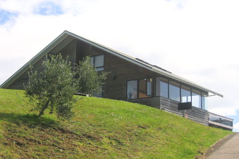 Photo of property in 18 Cuvier Crescent, Kuaotunu West, Whitianga, 3592