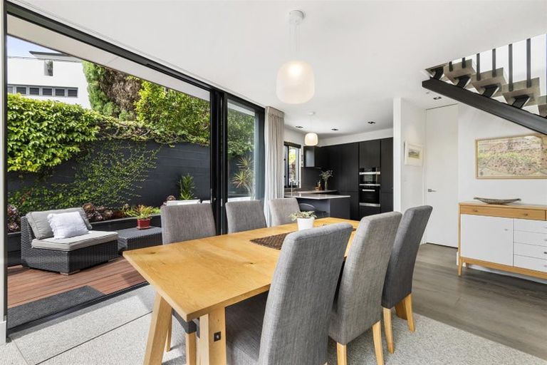 Photo of property in 2a Arthur Crescent, Hauraki, Auckland, 0622