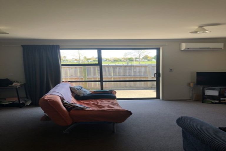 Photo of property in 102u7 Old Farm Road, Hamilton East, Hamilton, 3216