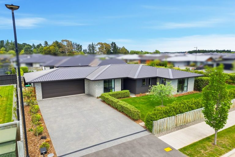 Photo of property in 2 Hepburn Place, Rolleston, 7614