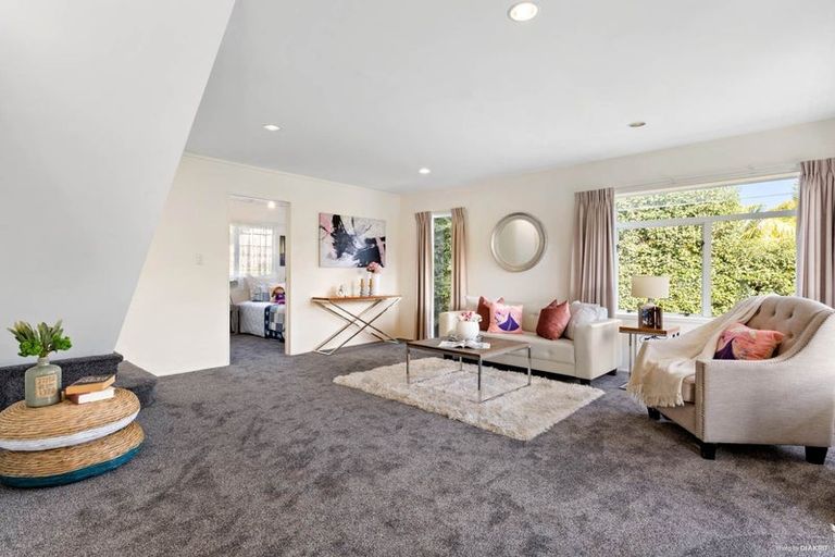 Photo of property in 2/12 Taynith Place, Glenfield, Auckland, 0629