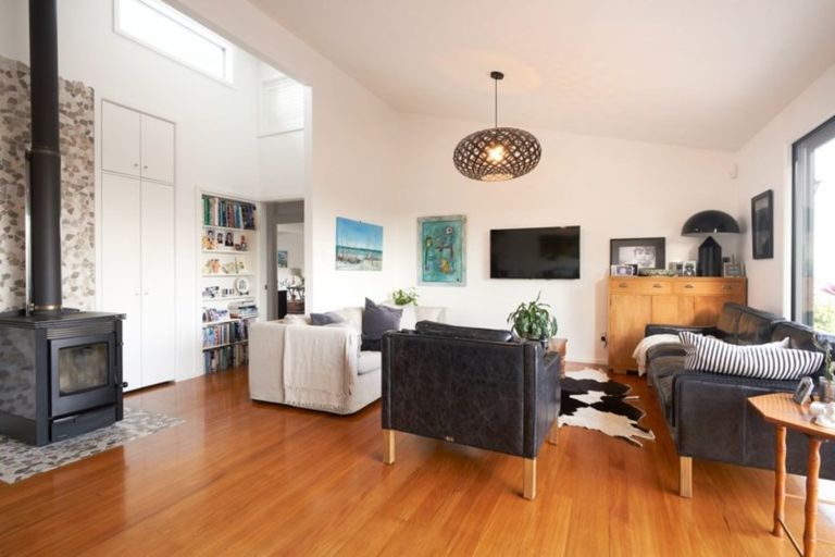 Photo of property in 3 Cameron Terrace, Bluff Hill, Napier, 4110