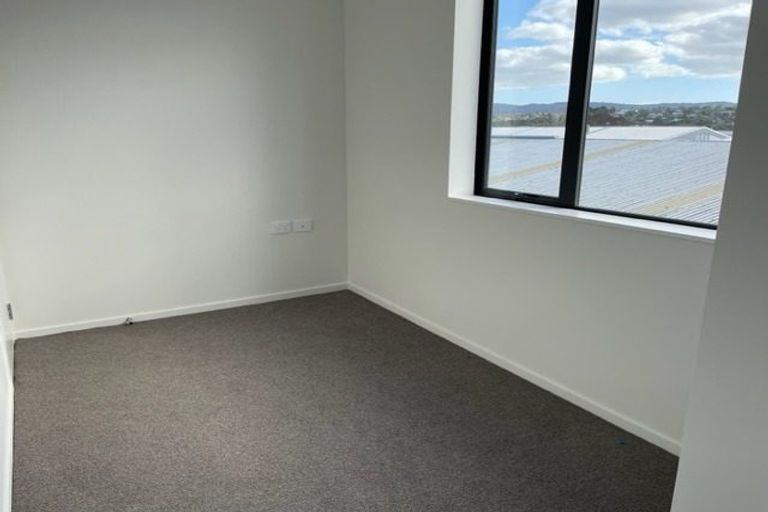 Photo of property in 202/28c Eileen Newey Place, Henderson, Auckland, 0612