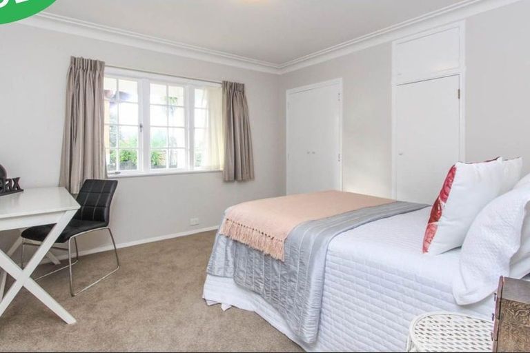 Photo of property in 2/27 Nui Mana Place, Te Atatu South, Auckland, 0610